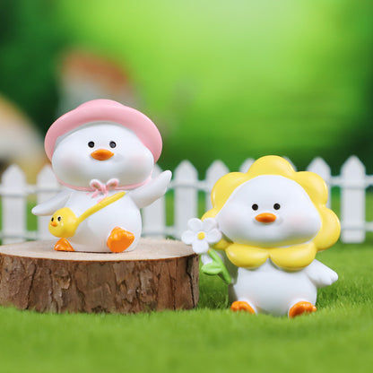 Cute Duck Desk Decoration – Resin Cartoon Desk Ornament